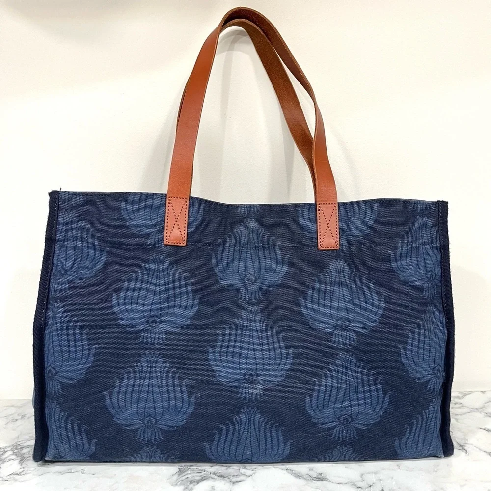 Pottery Barn Kids preppy canvas diaper tote navy blue leather straps initial 